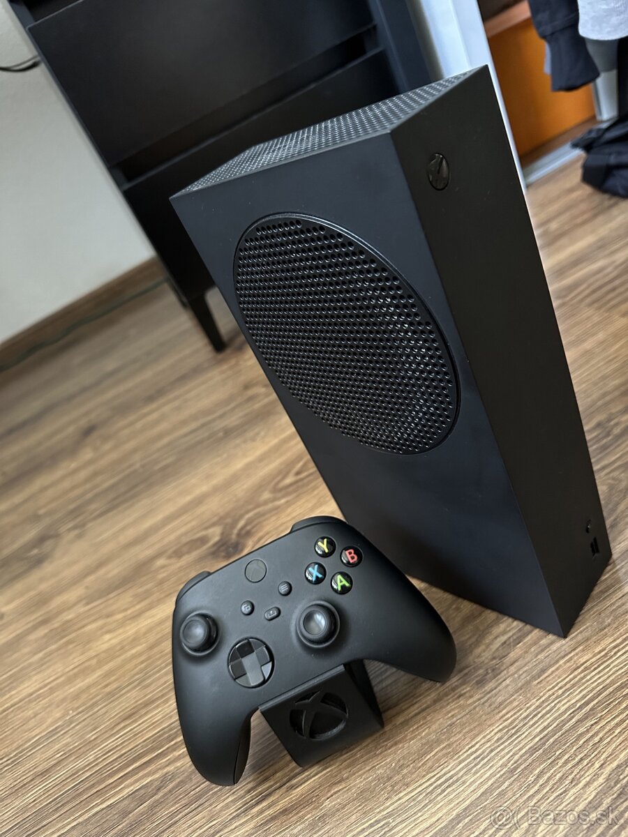 Predám Xbox Series S 1TB Carbon Black