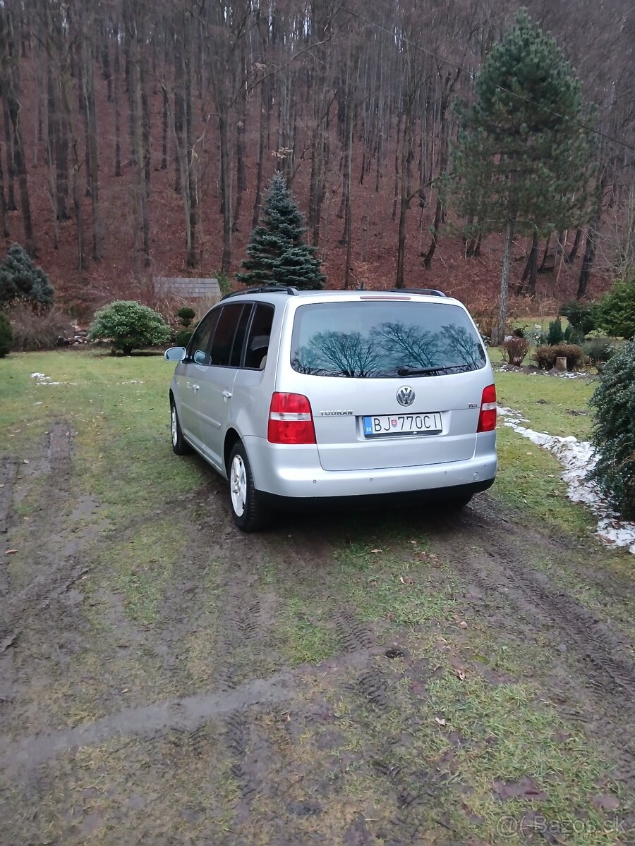 Predám auto Touran 2005 103kw 316000km