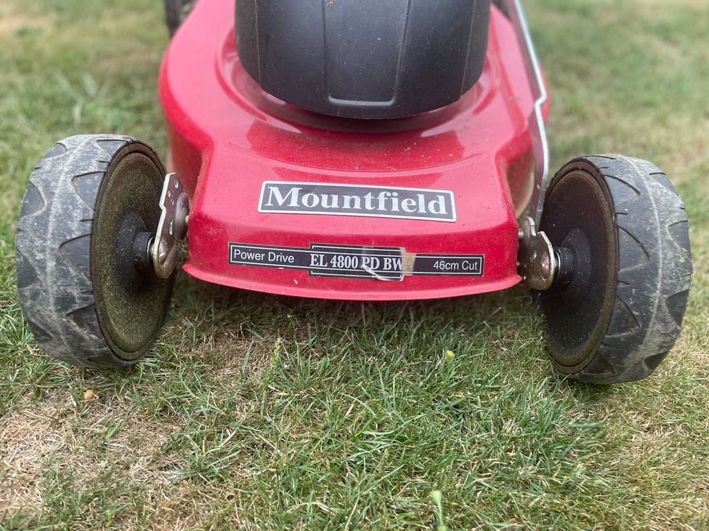 Elektrická kosačka s pojazdom Mountfield EL 4800 PD BW