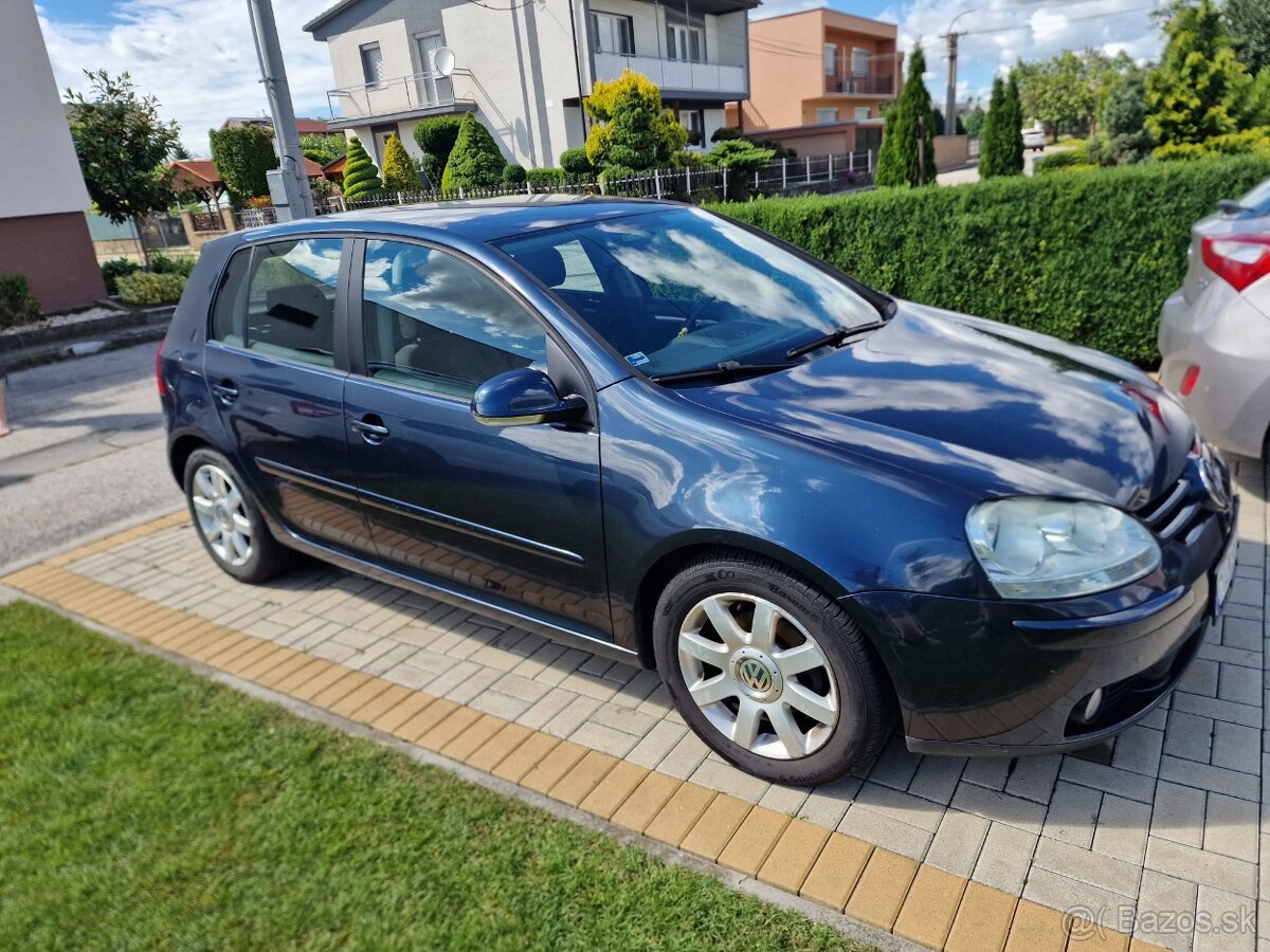 Golf 5 1.6 benzín 85kw manuál