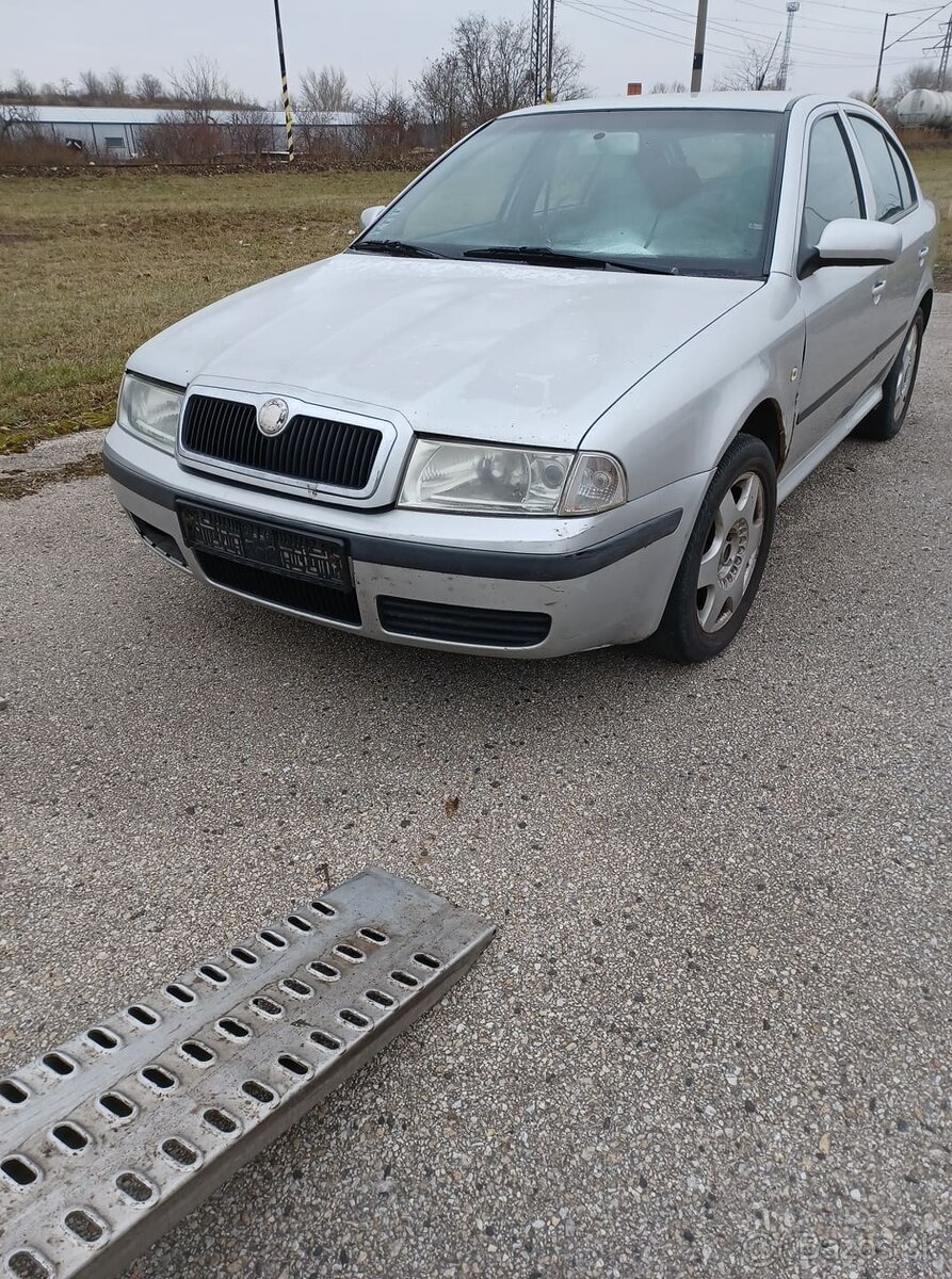 Rozpredam škoda Octavia 1.6 75kw AVU