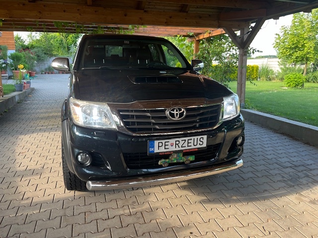 Predám Toyotu Hilux 3,0 D4D, 126kw,4x4, A/T, Pick Up