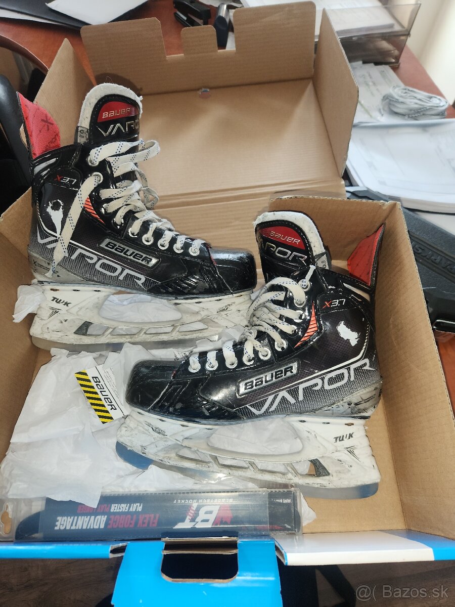 Bauer Vapor X3.7