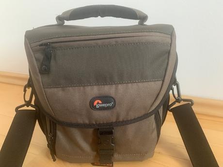 Lowepro Nova 170 AW - taška na foťák