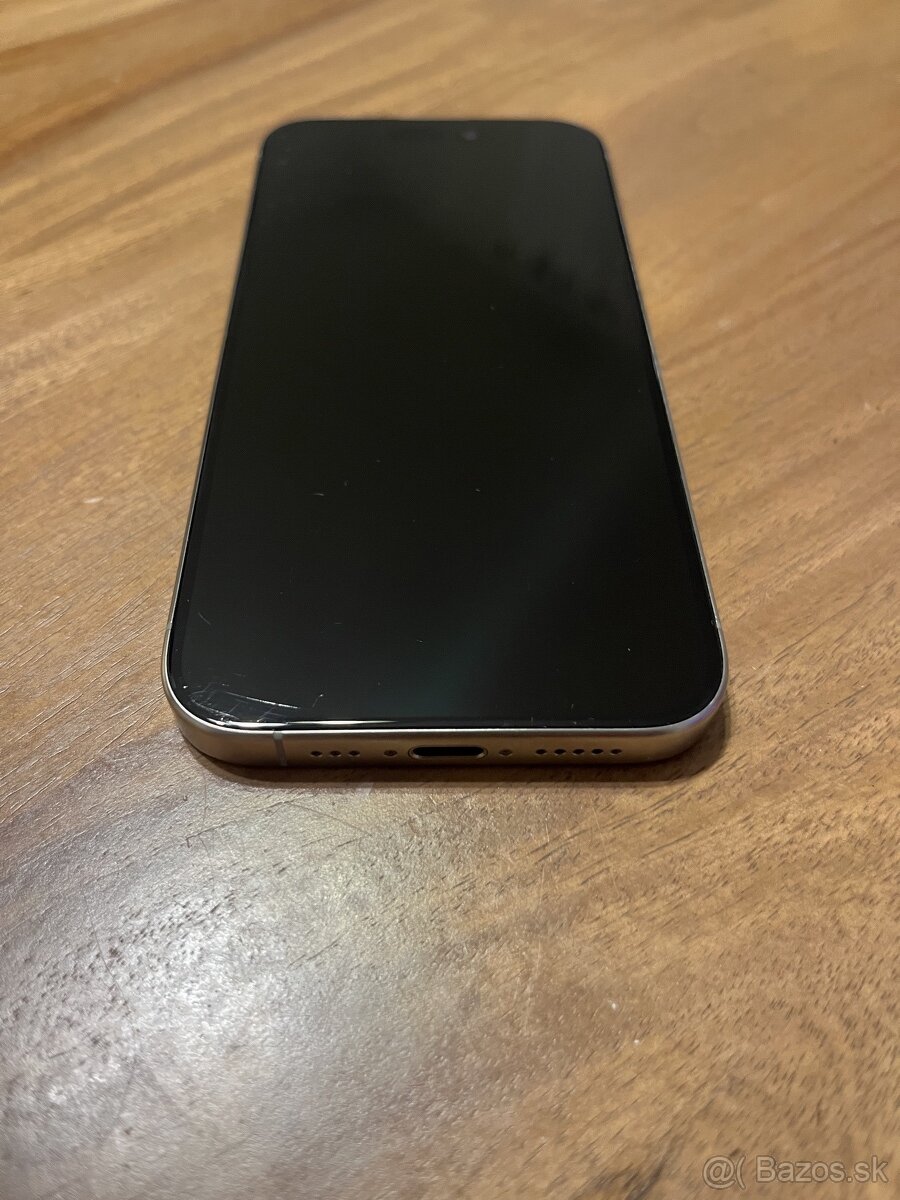 predám Apple Iphone 15 pro 128gb vo farbe prírodný titan