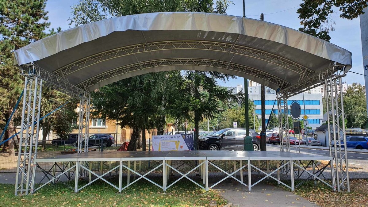 Na predaj - Stage / Pódium 7x4m