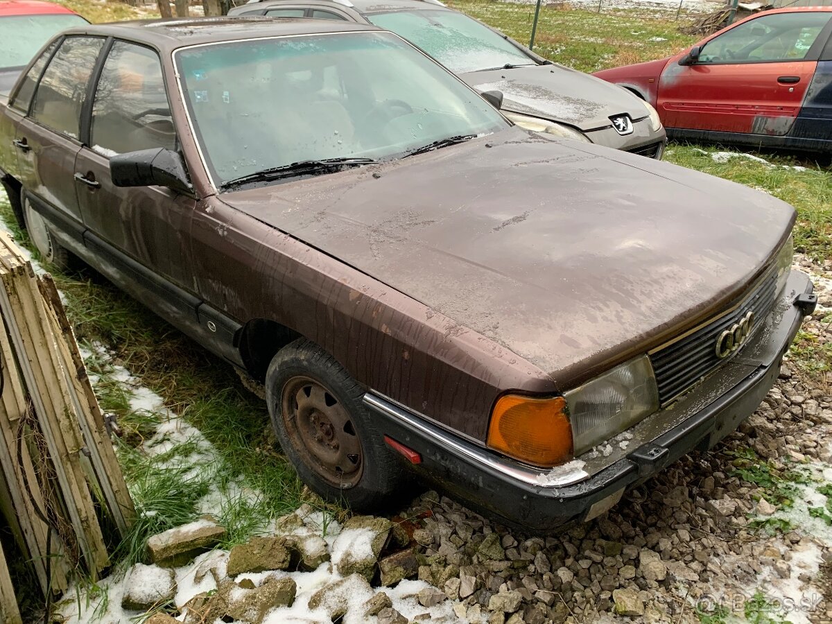 Audi 100 1.8 Benzín