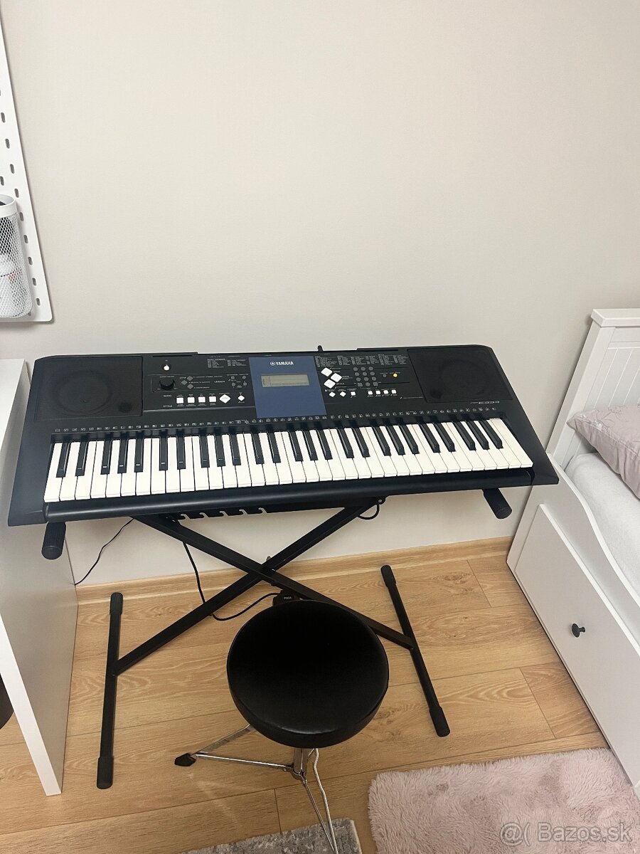 Yamaha elektricky klavír (varhany)