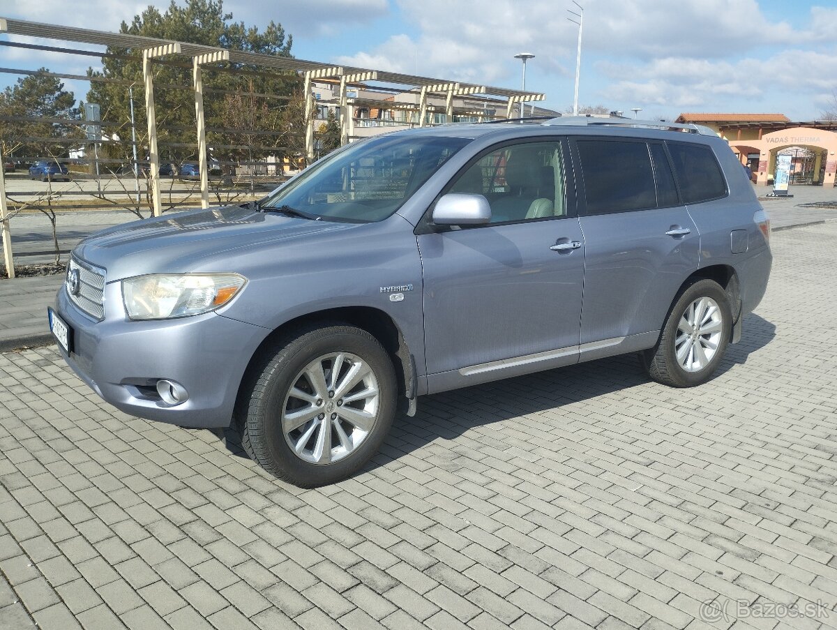 Toyota Highlander 3,3 hybrid 200 KW, 4WD   7 miest