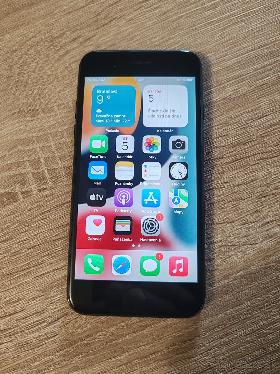 iPhone 7 / 128GB čierny NOVA BATERIA TOP stav