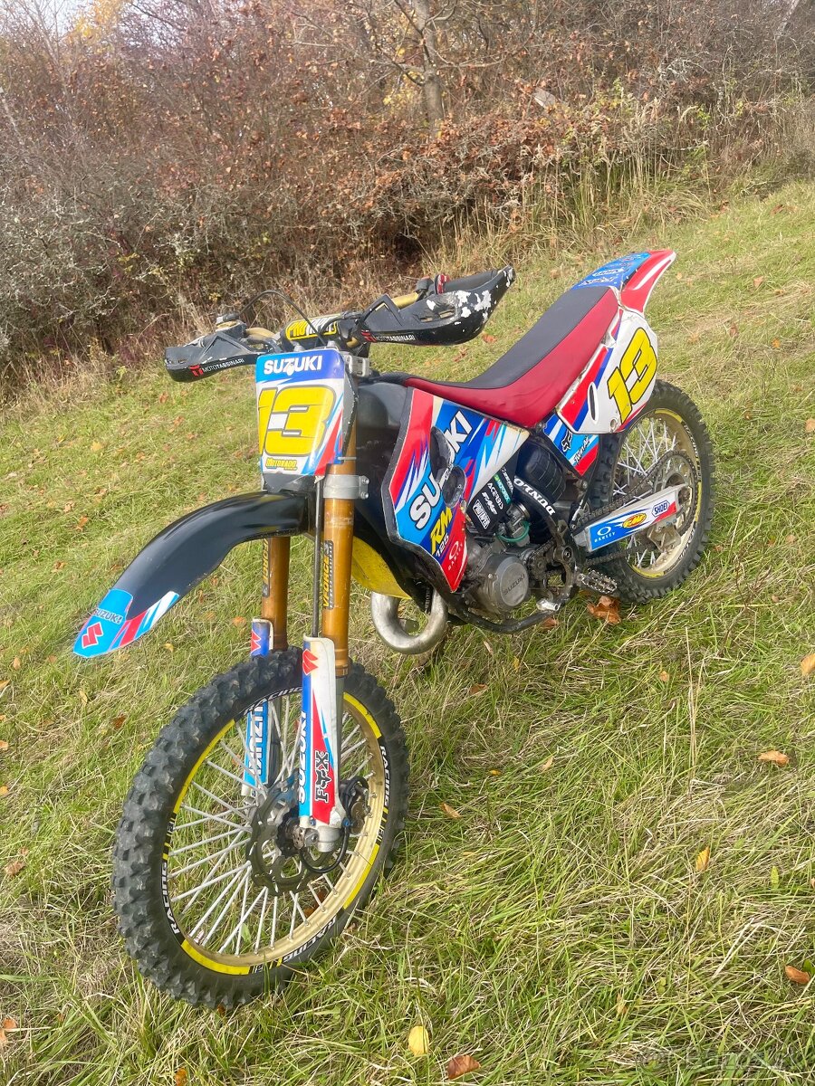 Suzuki RM125