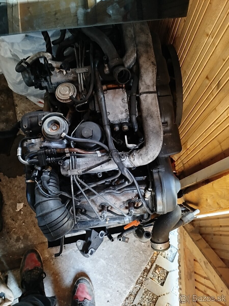 Motor 2.5 tdi bau 300€