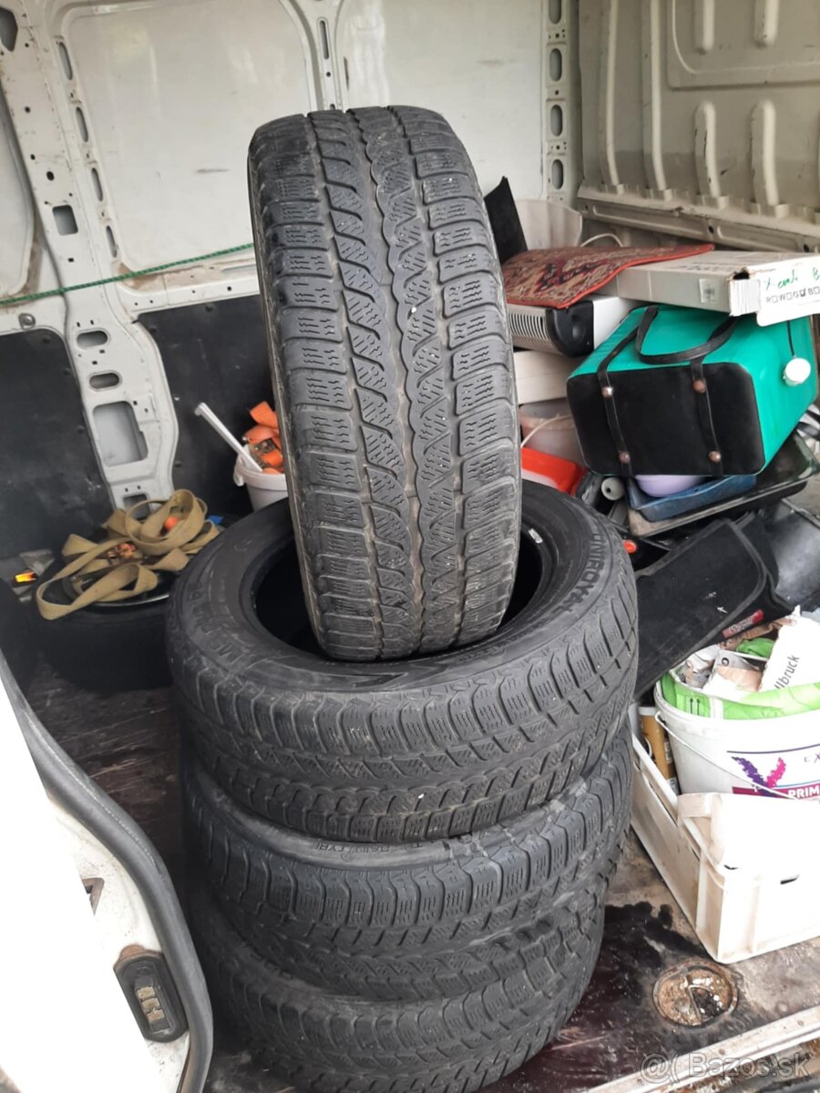 225/55R16. 99H uniroyal zimné