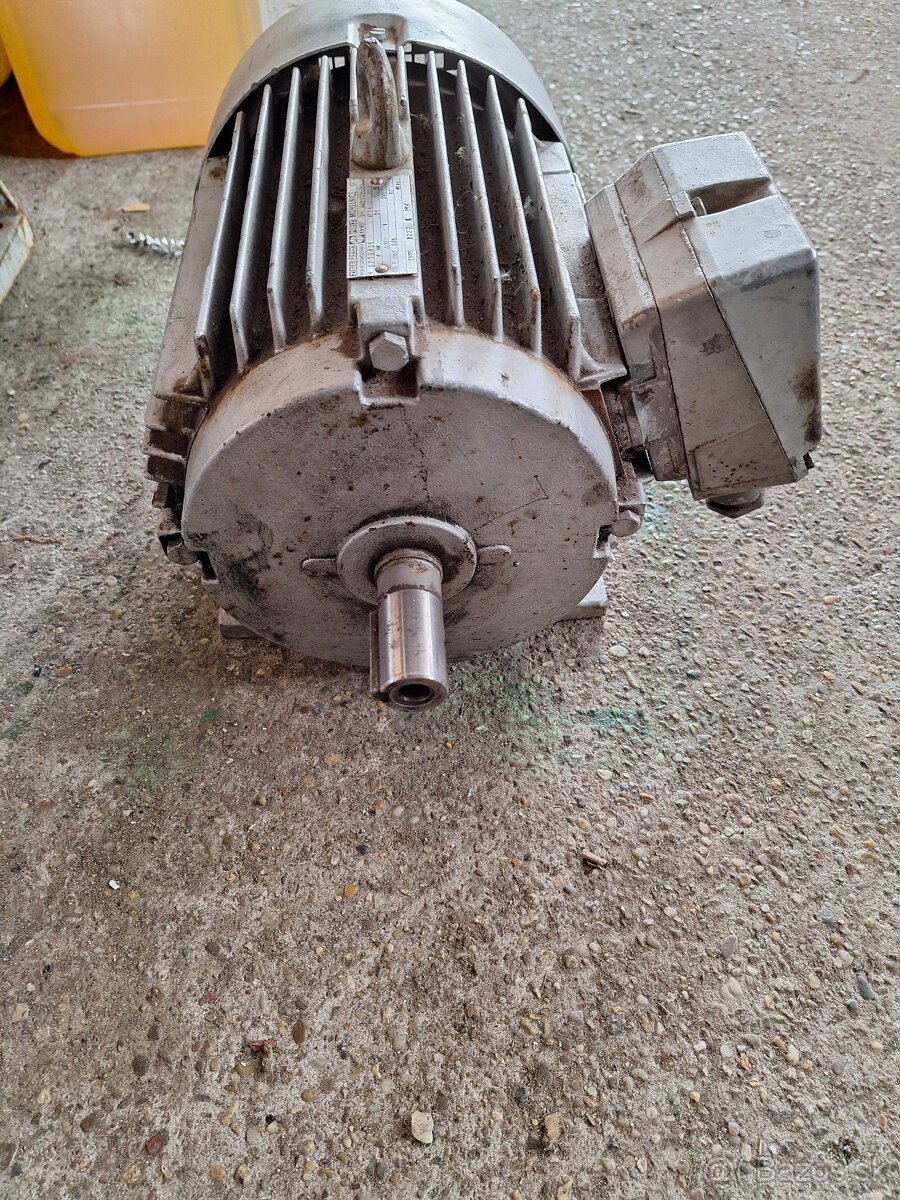 Predam elektromotor 4kw otacok 2900