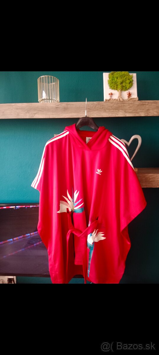 Pončo Adidas