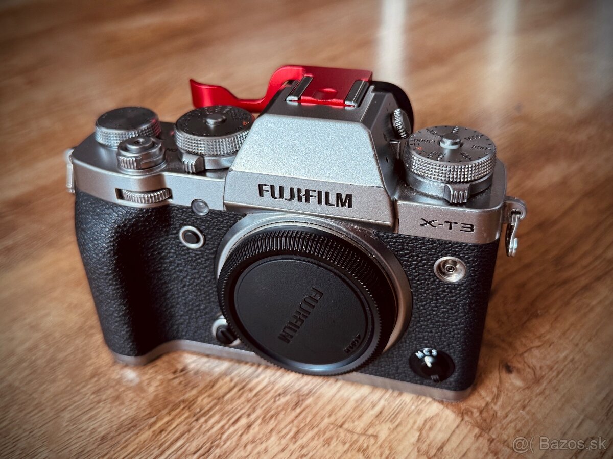 Fujifilm X-T3 - telo + dve náhradné batérie a grip