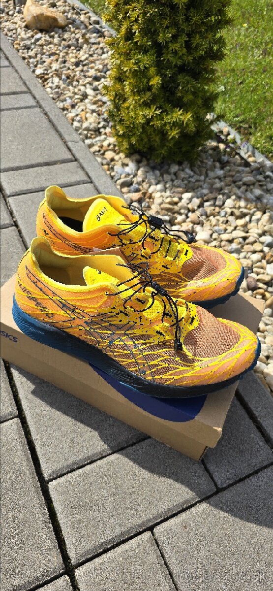 Asics fujispeed golden yellow