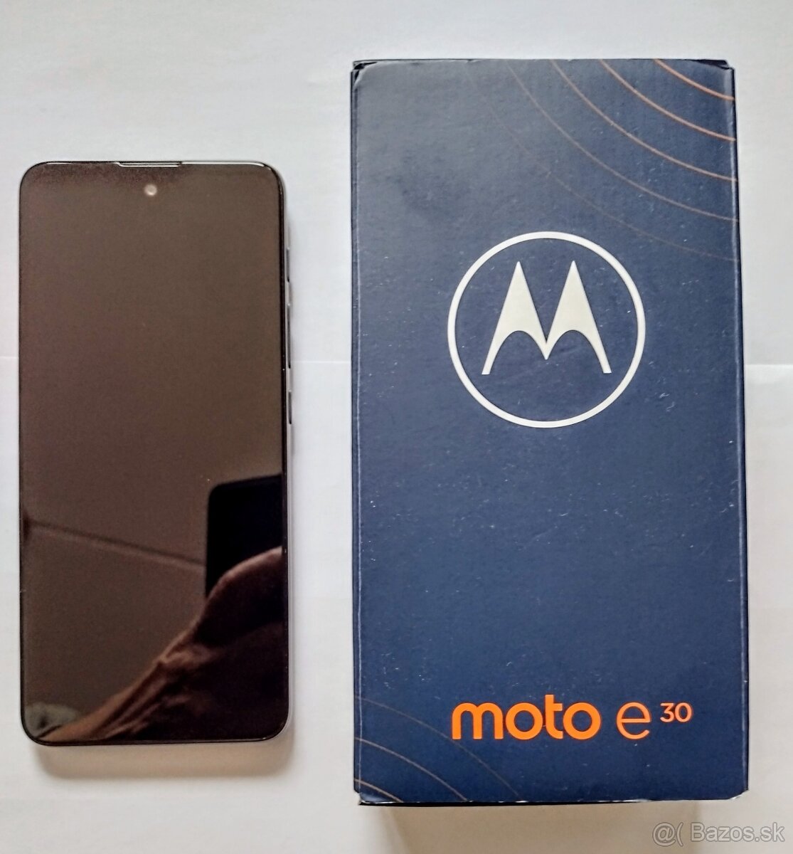 Nová Motorola e 30