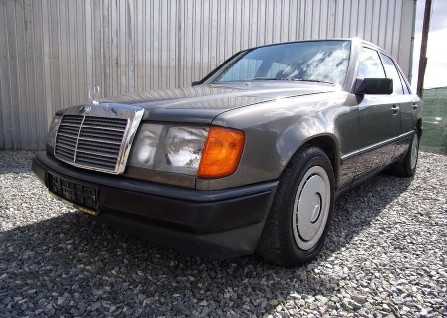 Mercedes-Benz 124 300E 140kWBEZ KOROZEMOTOR 1A benzín