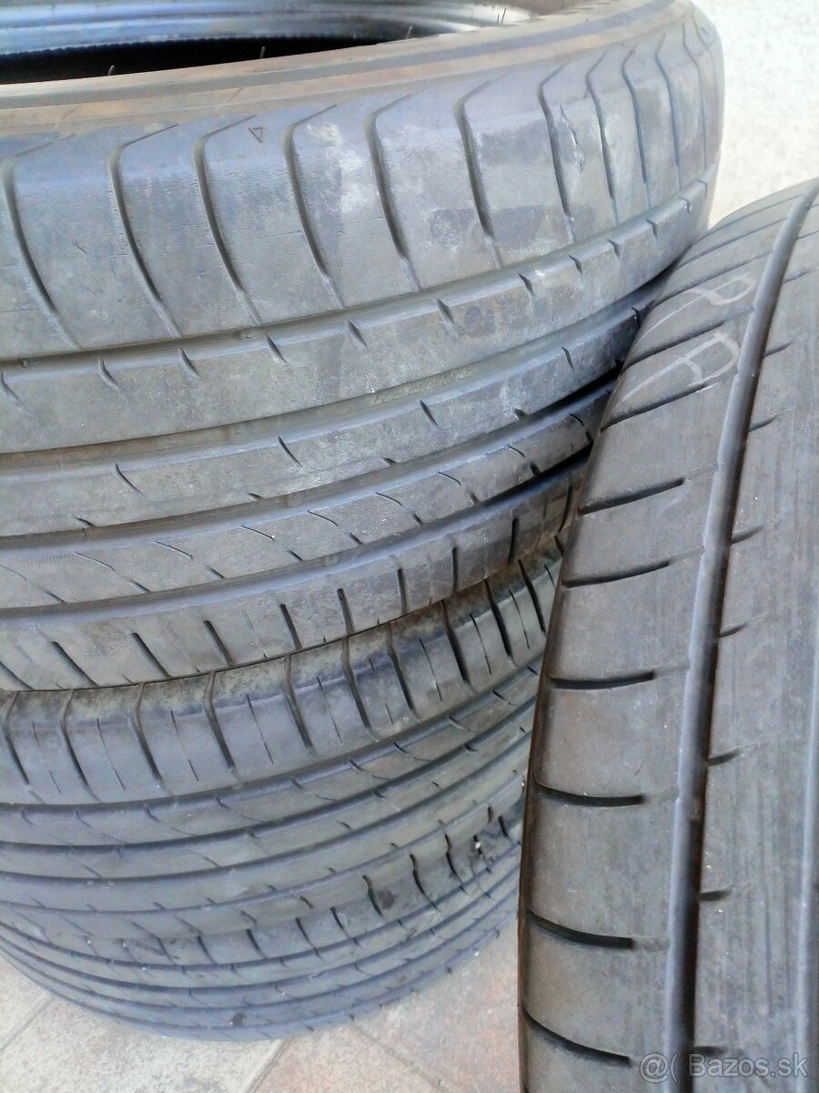 Predám 4 ks letné pneu 235/55/18 Kumho  top stav