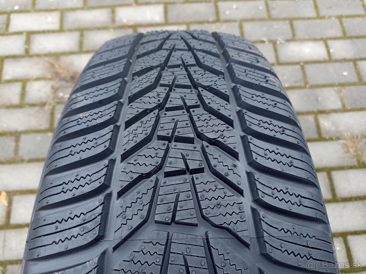 Zimné pneu Bridgestone Blizzak LM005 215/65 R17 XL