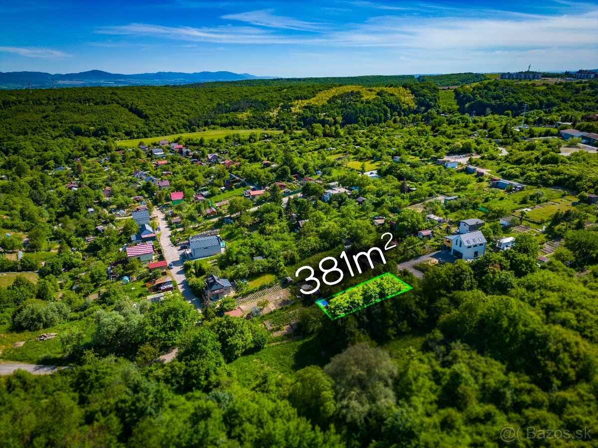 Záhrada 381m2 na konci slepej ulice - Košice