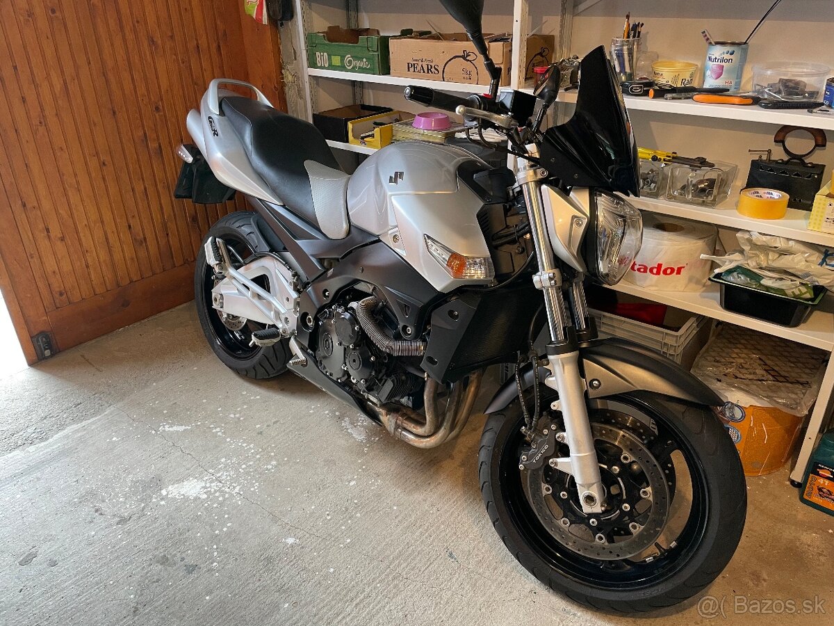 Suzuki GSR 600