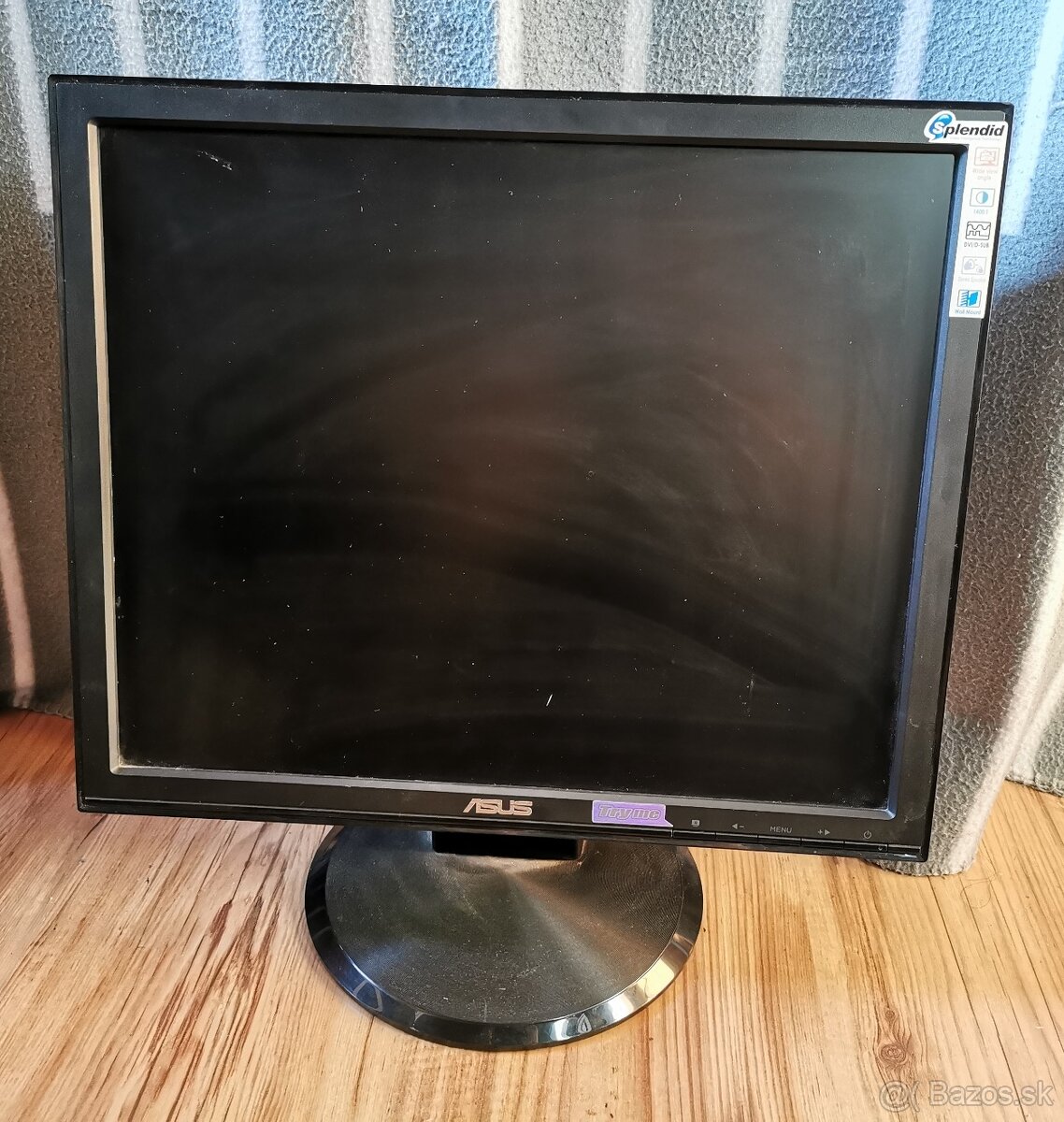 LCD monitory, obrazovky 17"