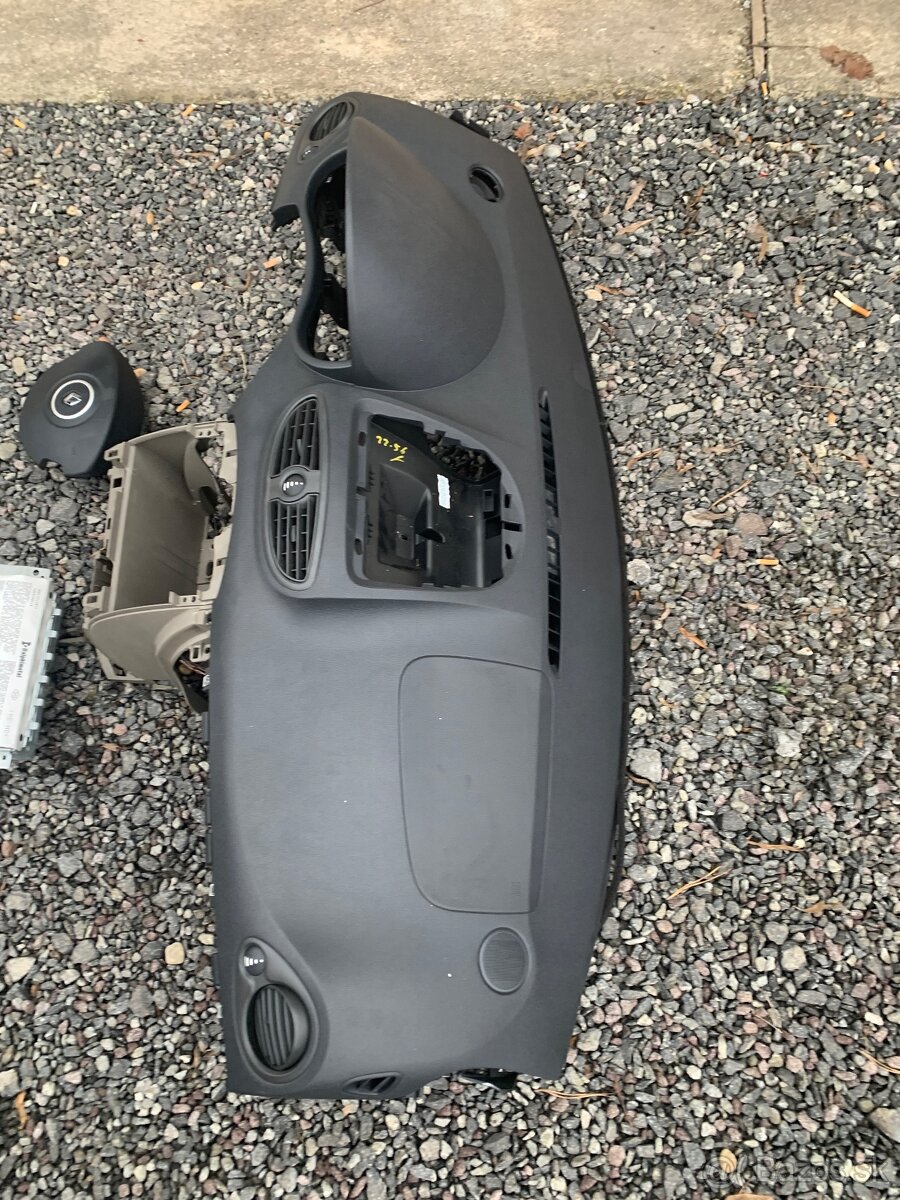 Palubovka Renault Clio III 3 2010 airbag sada