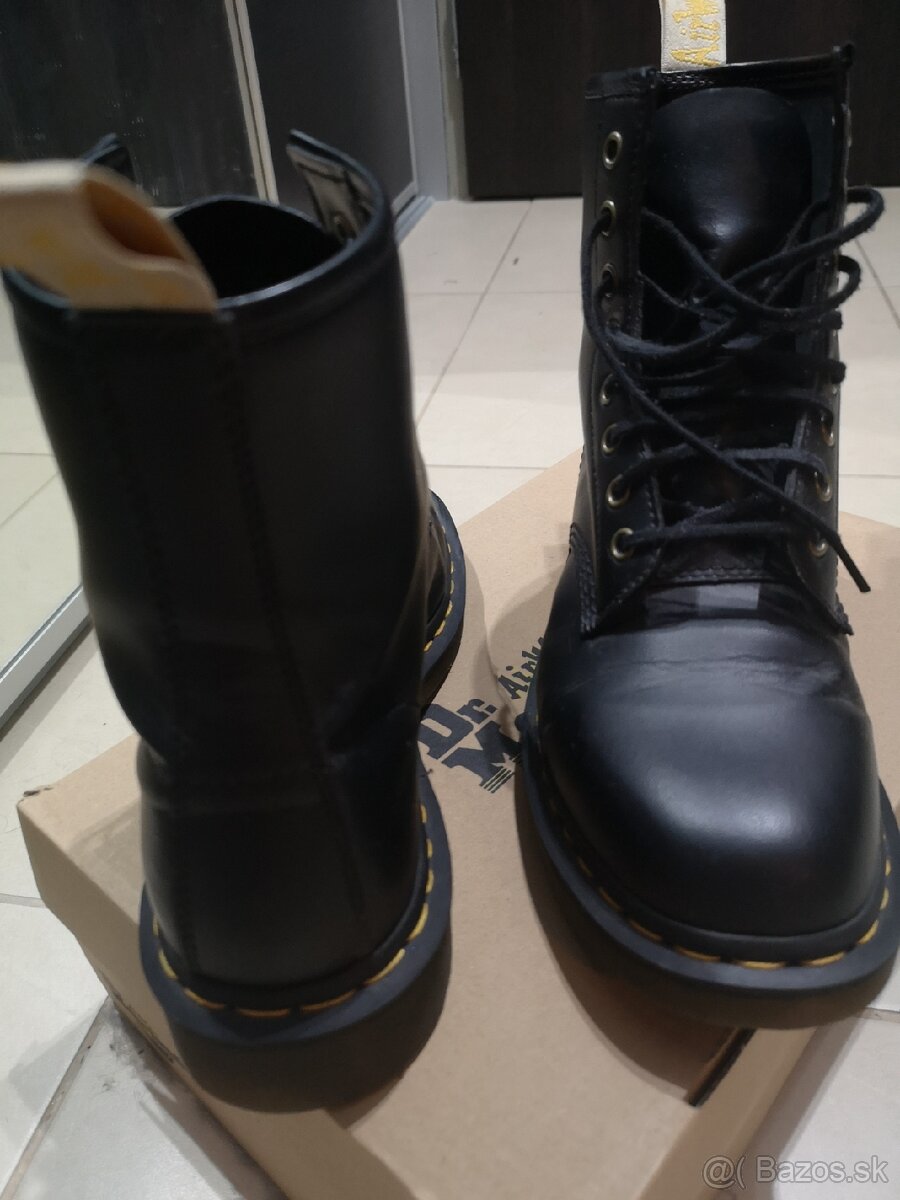 Dr. Martens Vegan