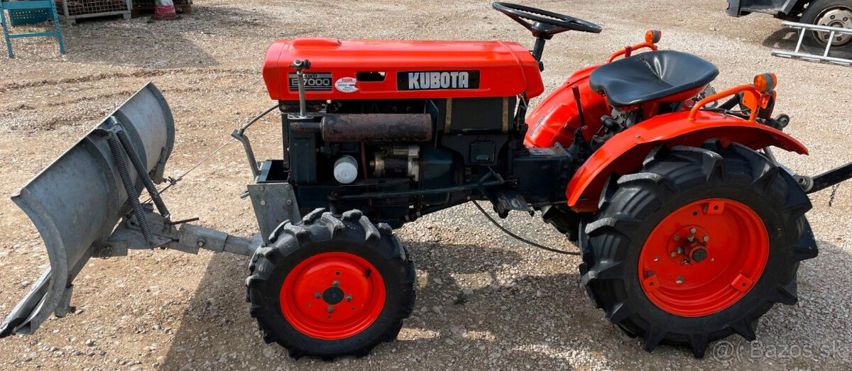 Traktor Kubota B7000 4x4