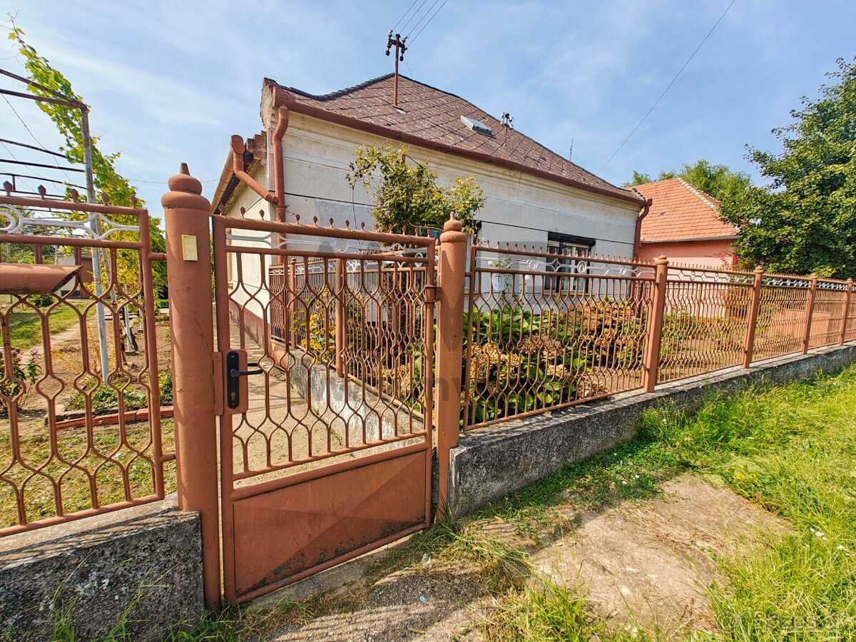 PODPIVNIČENÝ RODINNÝ TEHLOVÝ DOM S VYNIKAJÚCIMI VLASTNOSŤAMI