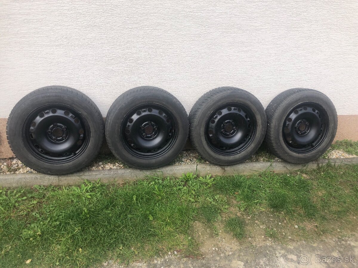 Sada 4 zimnych pneu P185/60 R15 na diskoch