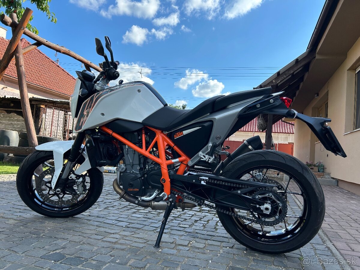 KTM 690 Duke