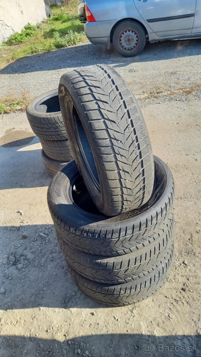 215/60R16. 99H. Vredestein zimné