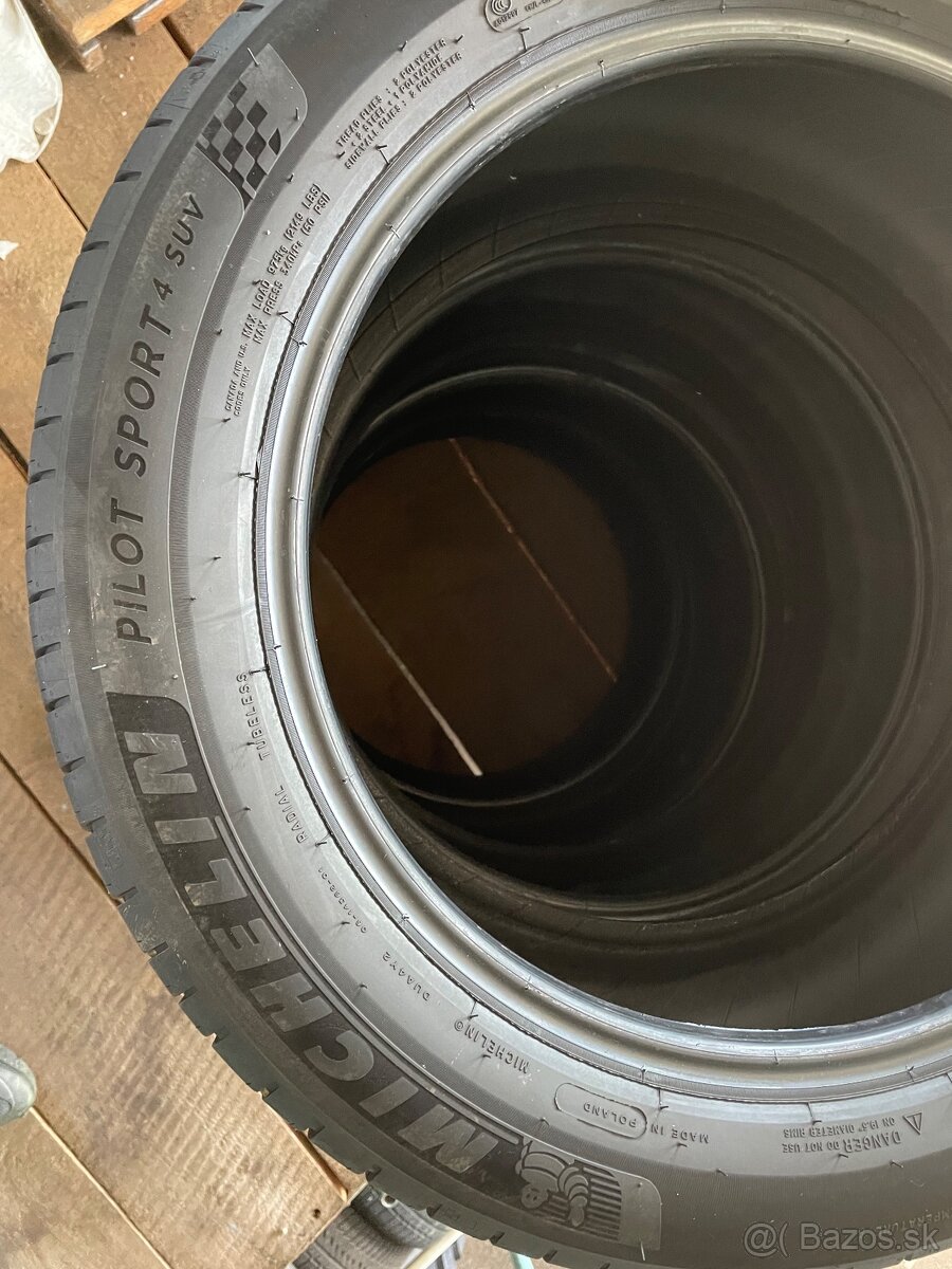 235/55 R19 Michelin Pilot Sport 4 SUV