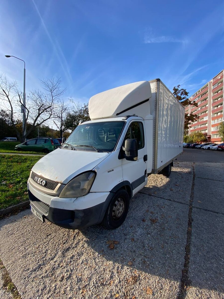 IVECO DAILY do 3,5 T 35S18