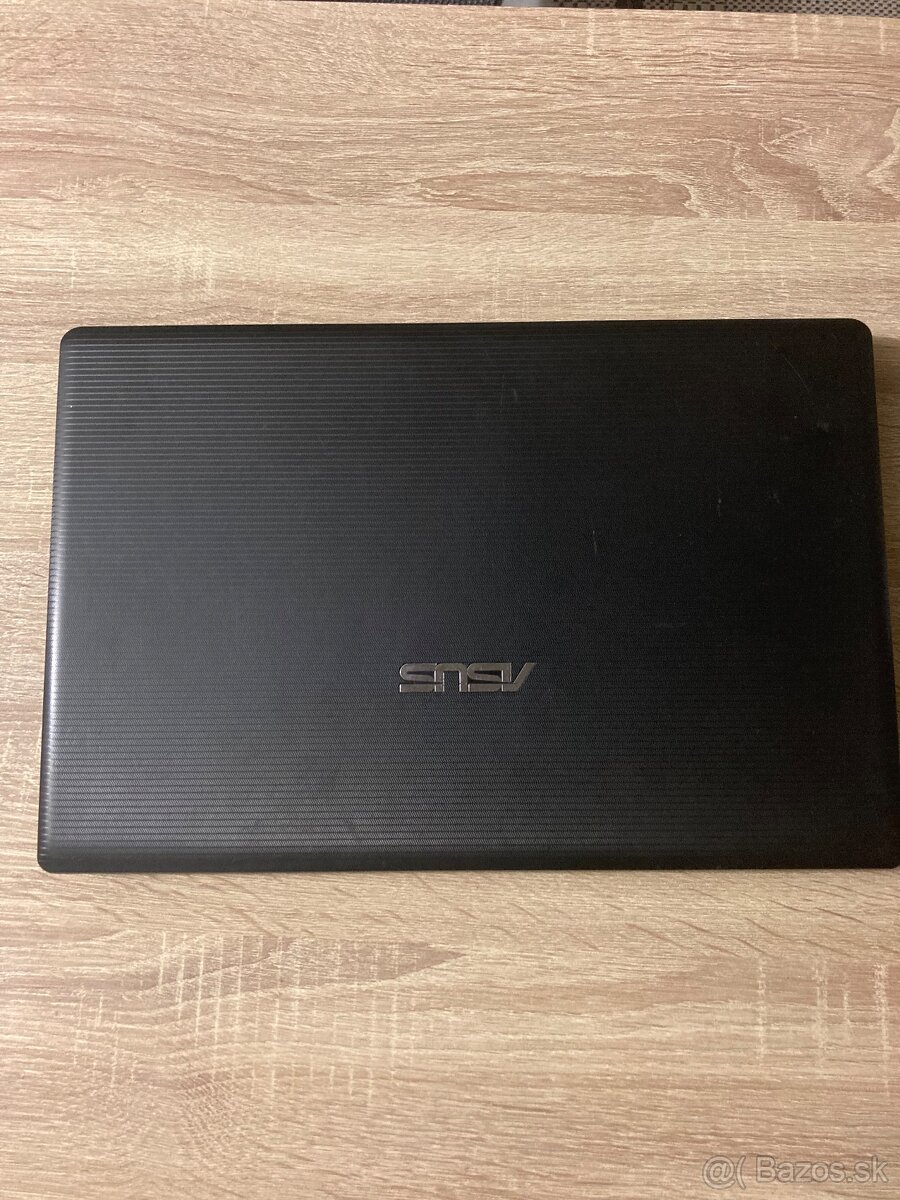 15,6” notebook Asus X55U / 2/128GB Super stav