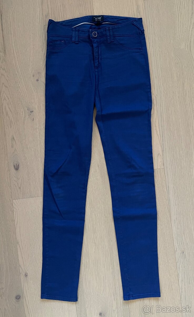 Armani jeans modré džínsy sedia na 26/XS