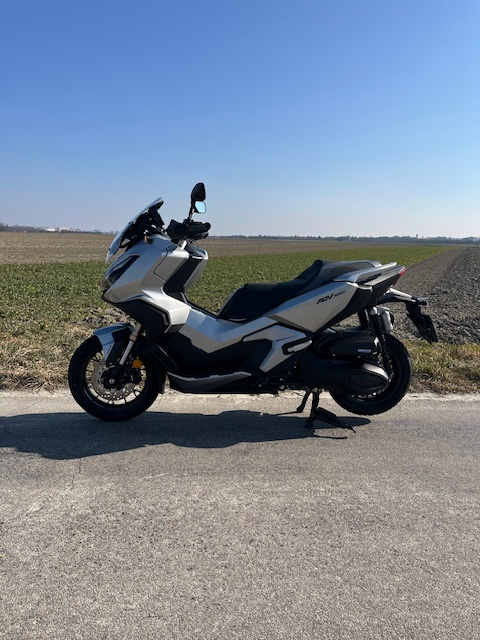 Predám Honda ADV 350