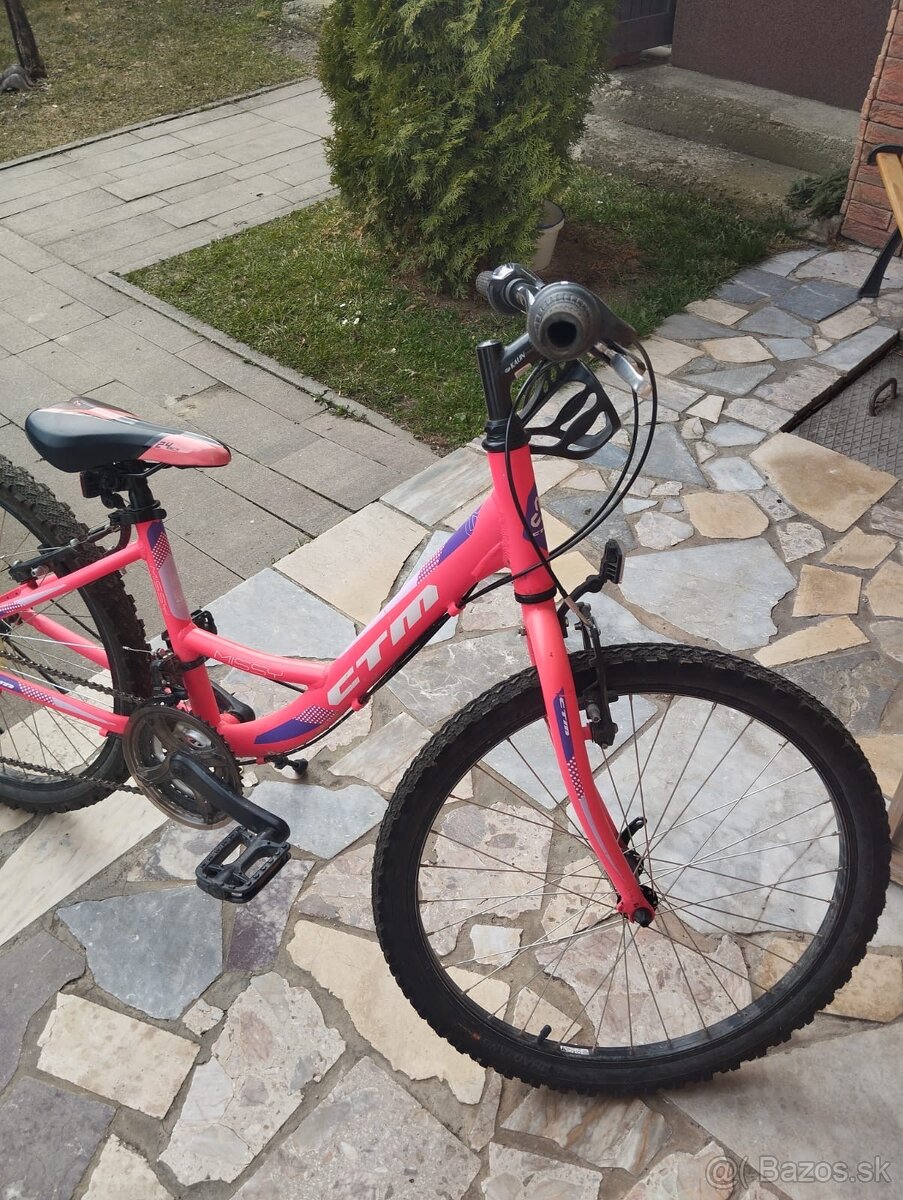 Dievčenský bicykel