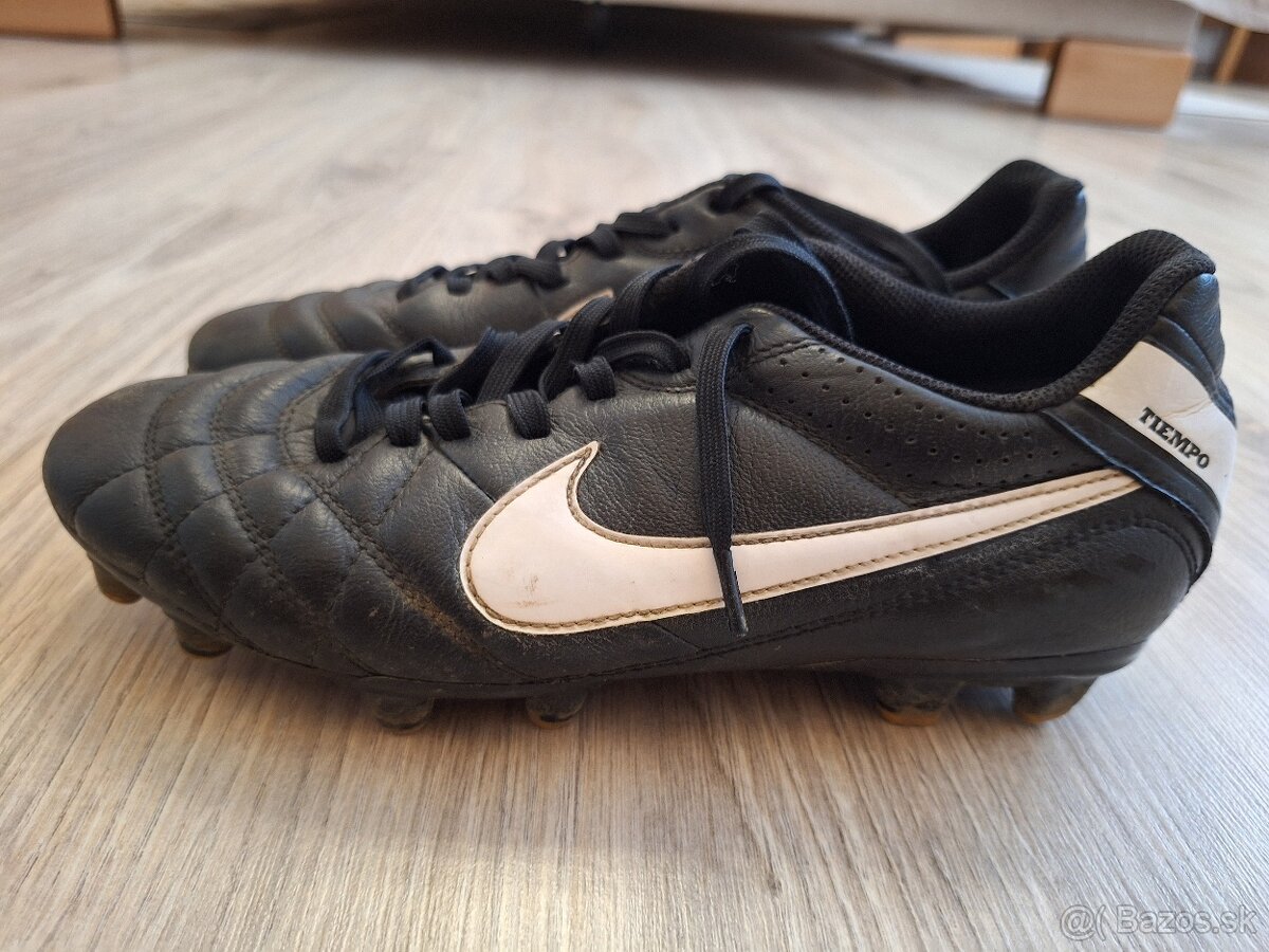 Nike Tiempo