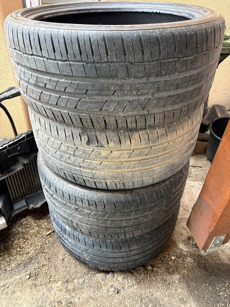 255/35 r21