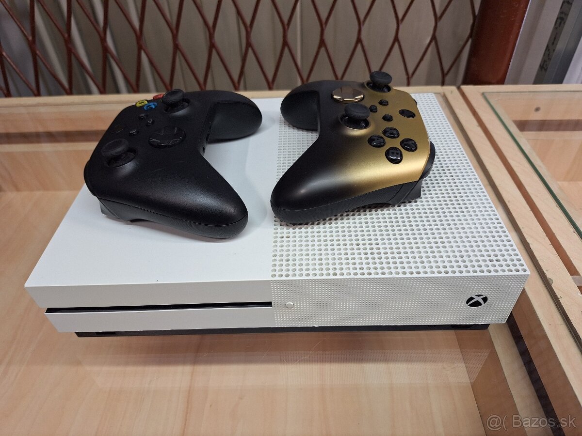 XBOX One S + 2x ovládač, 1x hra