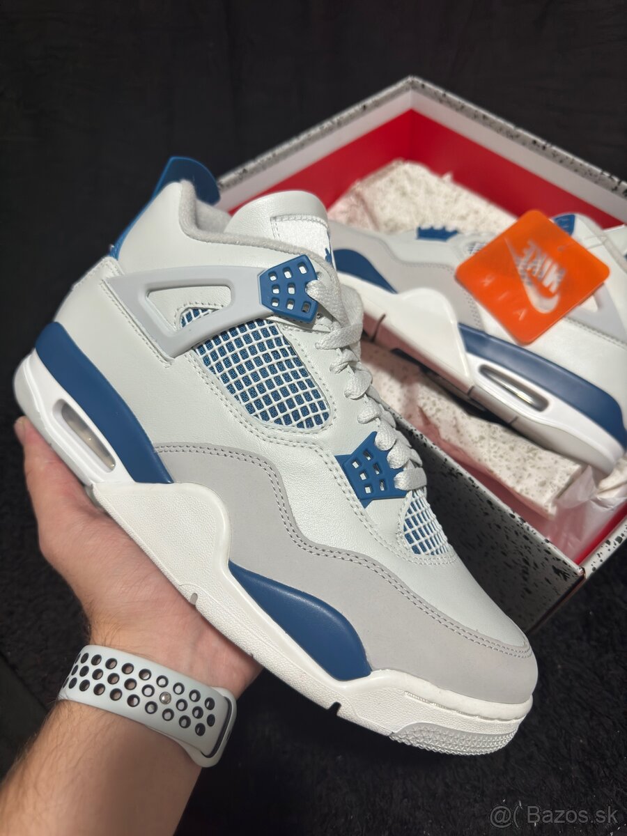 Air Jordan 4 Military Blue