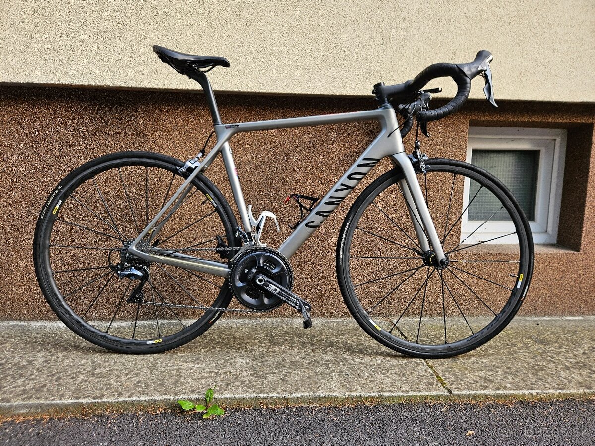 Canyon Ultimate CF SLX 8 + Ffwd F4R