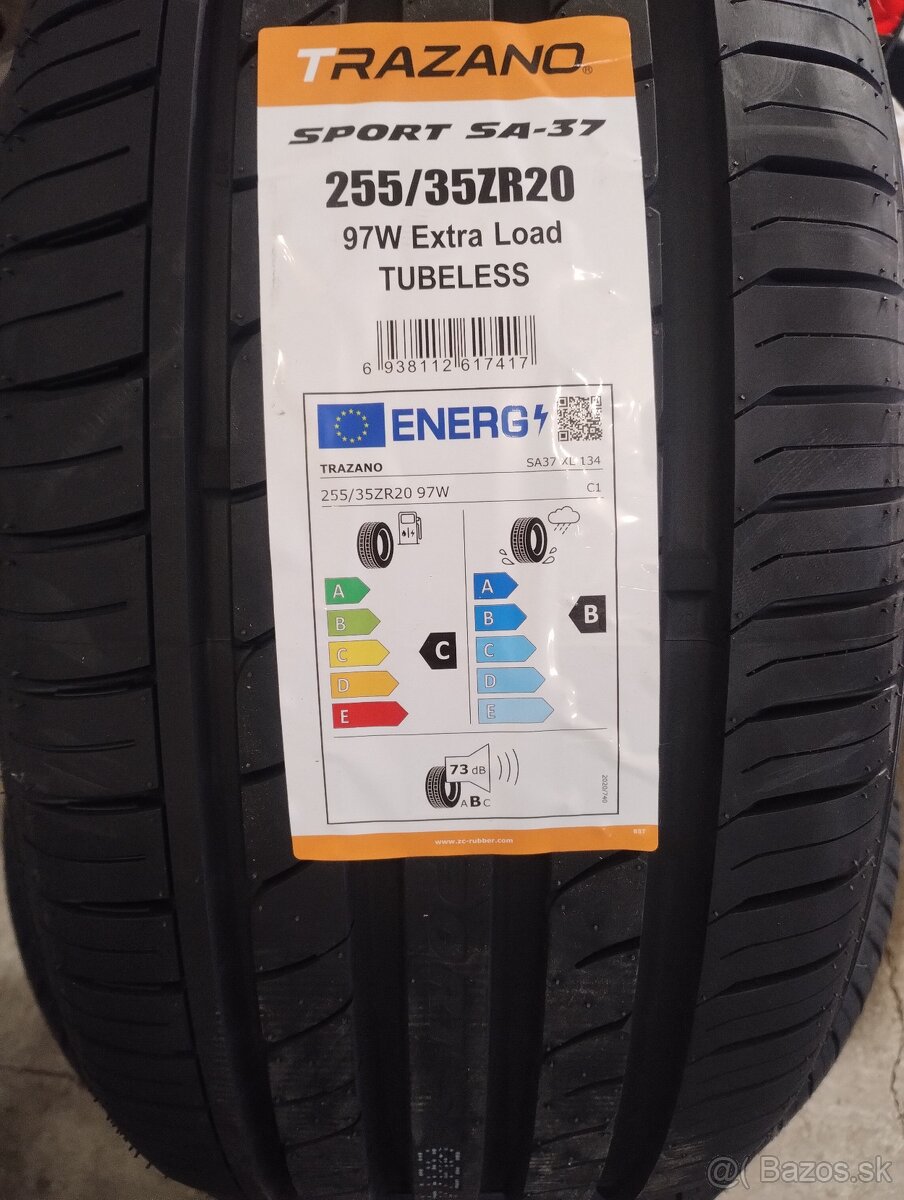 Trazano 255/35R20