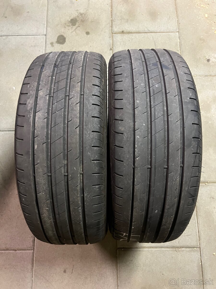 Goodyear 225/55 R17 letné