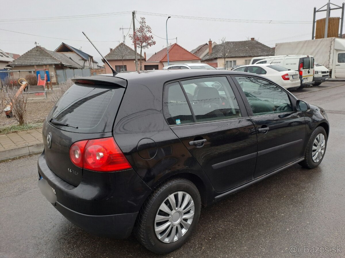 Predám volkswagen Golf 5 1.4 benzín 55kW 2007ročnik