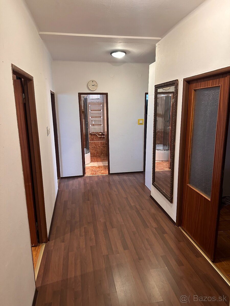 RESERVE:  3i byt s balónom, 80m2 - Solivar